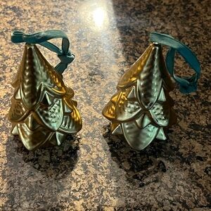 Elegant Gold Tree Ornaments